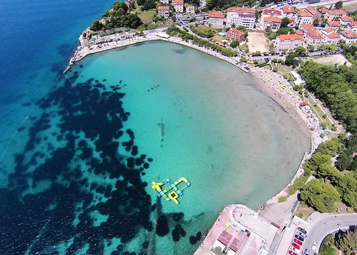 With A Parking Space - 13554