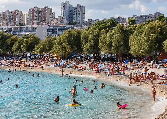 Apartman With A Parking Space - 13554 Split